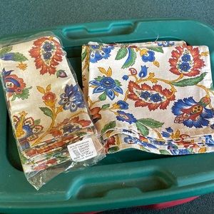 NWT William Sonoma Cloth Napkins (eight napkins)